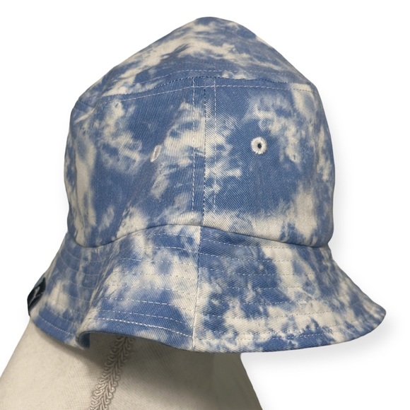 Puma Unisex Juno Blue Tie Dye Bucket Hat NWT - Picture 2 of 8